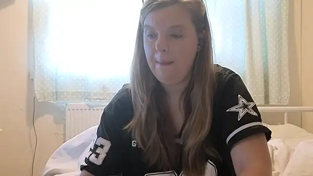 Snapshot of Demi_WelshX chatting on October 20, 2025, 8:37 am Demi WelshX online show from October 20, 2025, 8:37 am