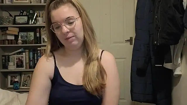 Snapshot of Demi_WelshX chatting on November 14, 2025, 9:30 am Demi WelshX online show from November 14, 2025, 9:30 am