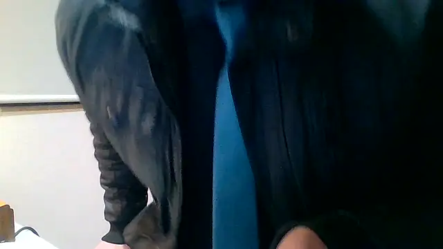 66MA69 online show from December 15, 2025, 6:01 pm