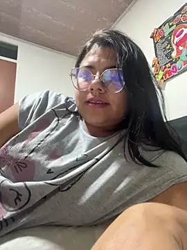 Snapshot of viccky_vick chatting on February 12, 2025, 4:33 am viccky vick online show from February 12, 2025, 4:33 am