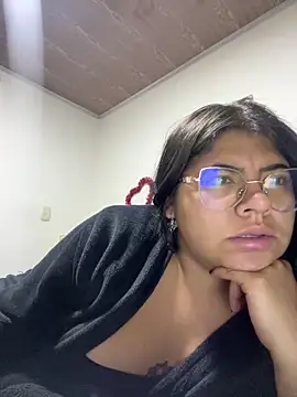 Snapshot of viccky_vick chatting on March 6, 2025, 11:36 am viccky vick online show from March 6, 2025, 11:36 am