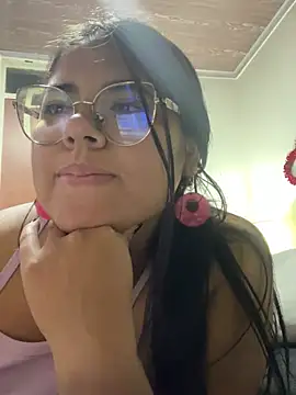 Snapshot of viccky_vick chatting on March 12, 2025, 2:09 am viccky vick online show from March 12, 2025, 2:09 am