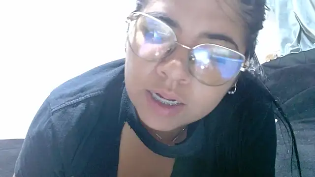 viccky vick online show from April 17, 2026, 1:52 am