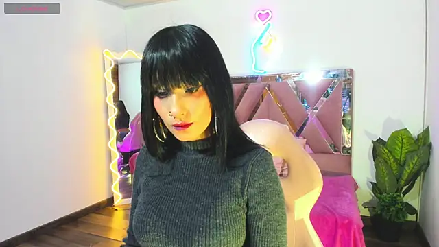 palmerfox tay online show from February 17, 2025, 7:10 pm