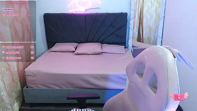 palmerfox tay online show from March 7, 2025, 10:10 pm