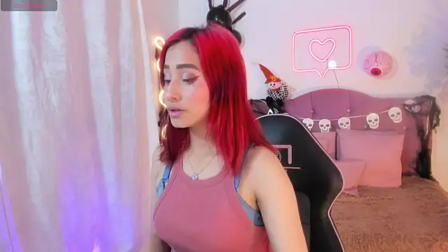 palmerfox tay online show from November 2, 2025, 3:31 am