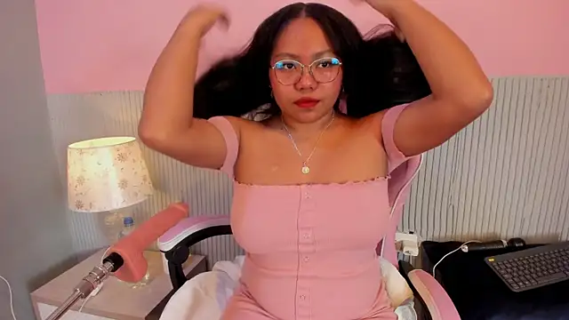 yeikafoxy online show from November 18, 2025, 11:14 am