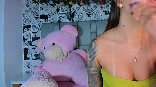 Snapshot of LucyRosse chatting on April 27, 2026, 11:30 am LucyRosse online show from April 27, 2026, 11:30 am
