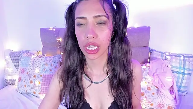 Snapshot of Miss_veronicaa2 chatting on February 17, 2025, 7:10 pm Miss veronicaa2 online show from February 17, 2025, 7:10 pm