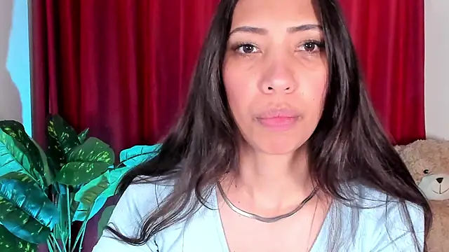 Miss veronicaa2 online show from October 15, 2025, 1:00 pm