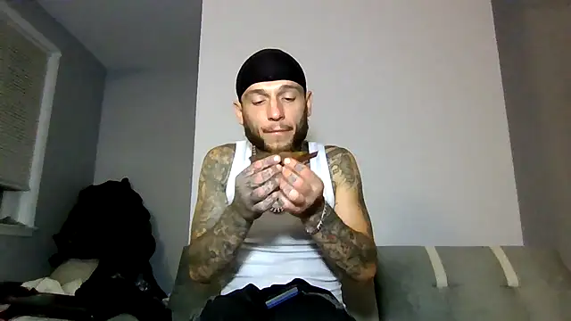 cruz815 online show from October 15, 2025, 12:33 am