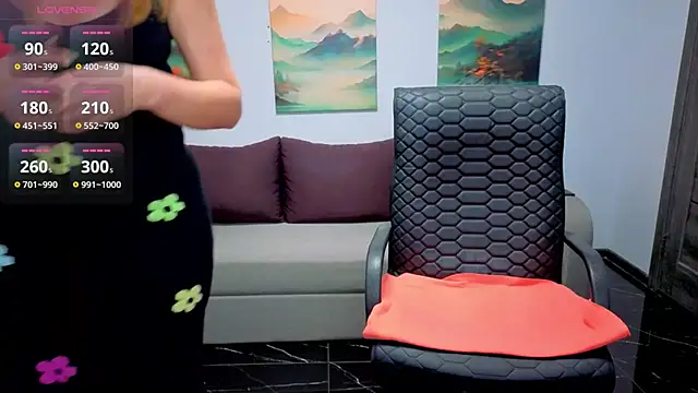 Snapshot of Mira_Whites chatting on January 17, 2026, 12:43 pm Mira Whites online show from January 17, 2026, 12:43 pm