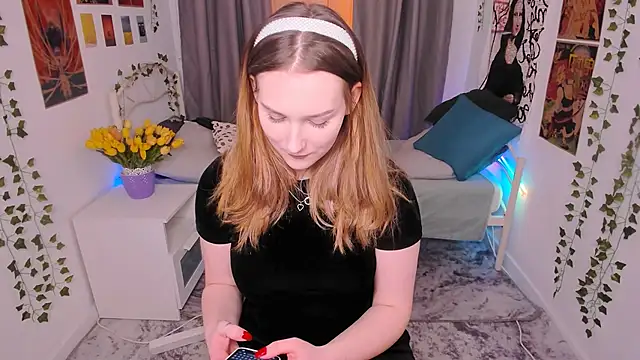 MaryWaddell online show from March 16, 2025, 4:12 pm