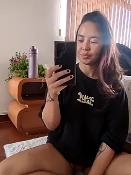 RenEnvy online show from November 5, 2025, 7:36 pm