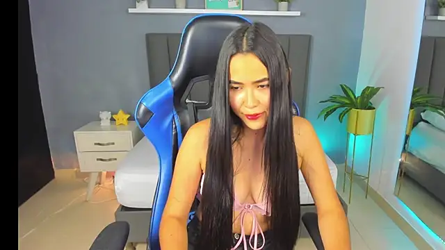 Snapshot of alessia_leroy chatting on February 5, 2025, 9:07 pm alessia leroy online show from February 5, 2025, 9:07 pm