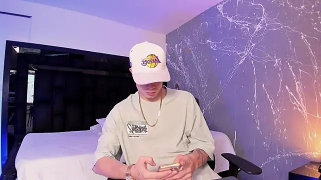 marcuscollins1  online show from October 18, 2025, 1:34 pm