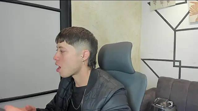 marcuscollins1  online show from November 24, 2025, 2:17 pm