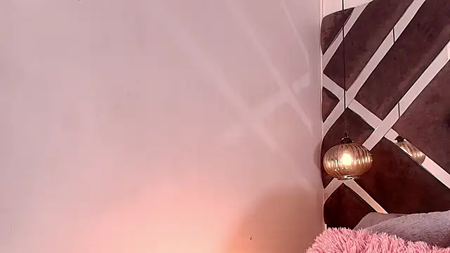 sara lopee1 online show from November 1, 2025, 11:56 am