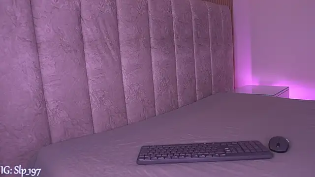 sara lopee1 online show from April 11, 2026, 11:58 am