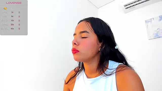 Roxy Stonee online show from February 3, 2026, 7:30 pm