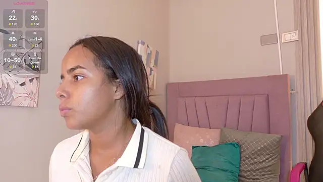 Roxy Stonee online show from February 19, 2026, 7:32 pm