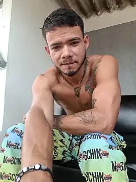 Niick01  online show from September 25, 2025, 5:27 pm