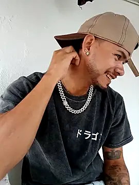 Niick01  online show from October 1, 2025, 7:42 pm