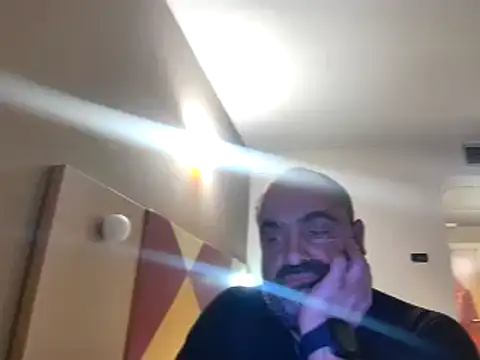 fuocovivo4 online show from February 19, 2025, 7:38 pm