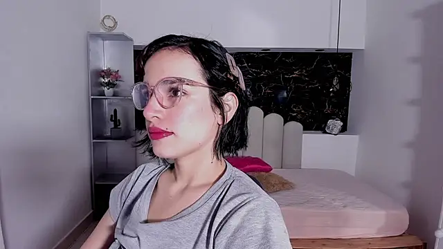 Annyrosee online show from February 23, 2026, 12:35 pm