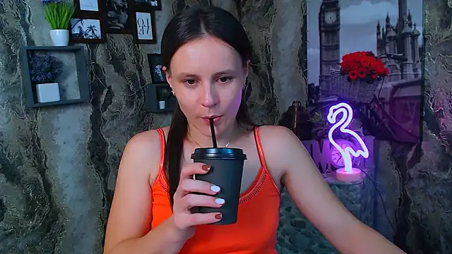 ValeriaHeart  online show from December 3, 2025, 1:20 pm