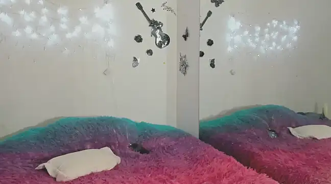 Sofiadelacruz online show from March 16, 2025, 2:32 am