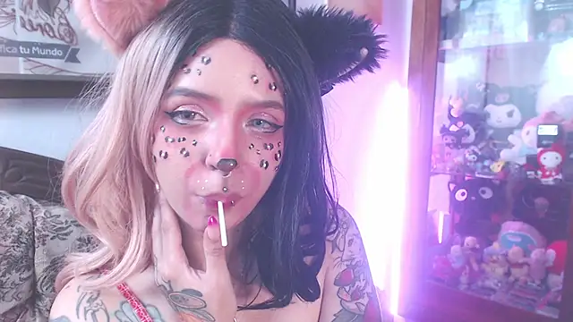 Snapshot of AriYokai chatting on October 19, 2025, 8:42 pm AriYokai online show from October 19, 2025, 8:42 pm