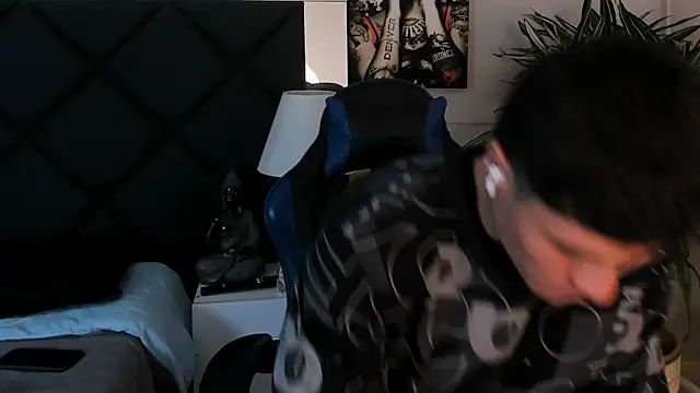 roan birkin online show from April 4, 2026, 7:44 pm