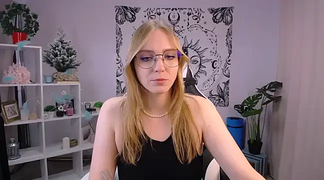 Snapshot of VeronicaAndersen chatting on February 3, 2025, 6:34 am VeronicaAndersen online show from February 3, 2025, 6:34 am