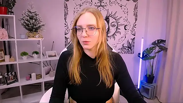 Snapshot of VeronicaAndersen chatting on February 10, 2025, 12:19 am VeronicaAndersen online show from February 10, 2025, 12:19 am