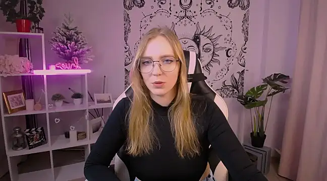 Snapshot of VeronicaAndersen chatting on February 15, 2025, 10:00 am VeronicaAndersen online show from February 15, 2025, 10:00 am