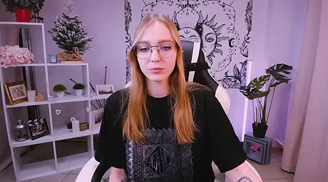 Snapshot of VeronicaAndersen chatting on February 16, 2025, 12:21 pm VeronicaAndersen online show from February 16, 2025, 12:21 pm