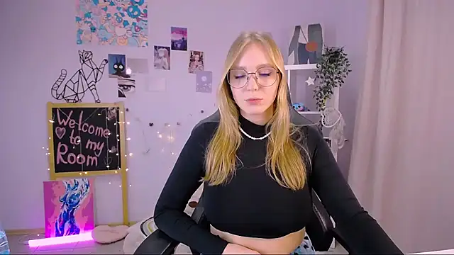Snapshot of VeronicaAndersen chatting on February 19, 2025, 6:32 pm VeronicaAndersen online show from February 19, 2025, 6:32 pm