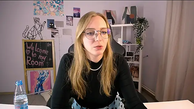 Snapshot of VeronicaAndersen chatting on March 6, 2025, 5:43 pm VeronicaAndersen online show from March 6, 2025, 5:43 pm