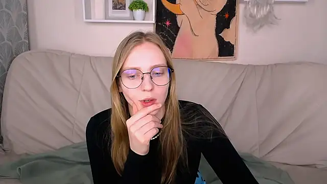 Snapshot of VeronicaAndersen chatting on March 23, 2025, 12:04 am VeronicaAndersen online show from March 23, 2025, 12:04 am