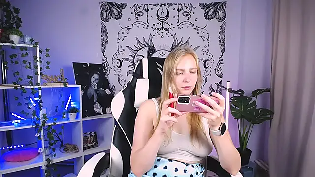 Snapshot of VeronicaAndersen chatting on September 18, 2025, 11:01 am VeronicaAndersen online show from September 18, 2025, 11:01 am