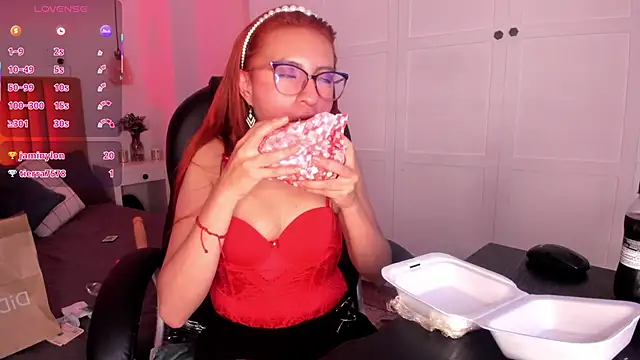 Snapshot of fer_angel_ chatting on February 26, 2025, 6:54 pm fer angel online show from February 26, 2025, 6:54 pm