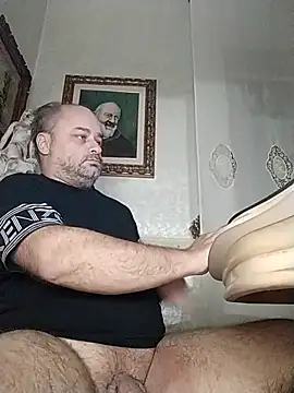 Snapshot of NAvoglia chatting on October 1, 2025, 8:26 pm NAvoglia online show from October 1, 2025, 8:26 pm