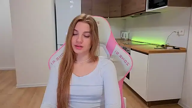 Enjoy everymoment  online show from March 17, 2026, 8:34 pm