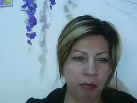 Snapshot of xxsexycutexxx chatting on February 25, 2025, 5:04 pm xxsexycutexxx online show from February 25, 2025, 5:04 pm