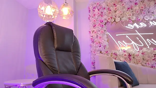 AmaiaHaywood online show from October 30, 2025, 5:09 am