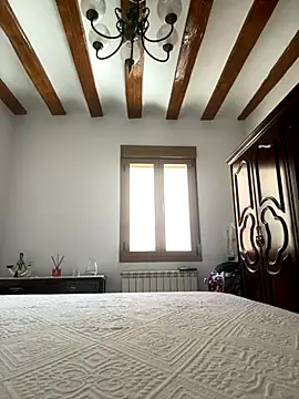 laarti online show from October 16, 2025, 1:45 pm