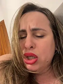 Snapshot of laarti chatting on March 6, 2026, 8:16 pm laarti online show from March 6, 2026, 8:16 pm