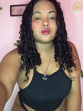 Snapshot of Marce_777 chatting on February 6, 2025, 5:35 am Marce 777 online show from February 6, 2025, 5:35 am