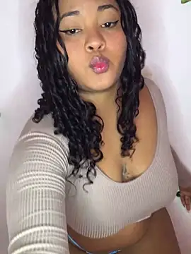 Snapshot of Marce_777 chatting on February 10, 2025, 5:14 am Marce 777 online show from February 10, 2025, 5:14 am